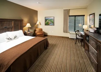 Angler's Lodge Hollister hotel thumbnail 7