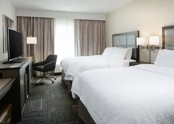 Hampton Inn & Suites Mason City hotel thumbnail 5