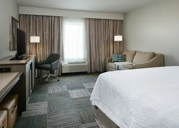 Hampton Inn & Suites Mason City hotel thumbnail 6