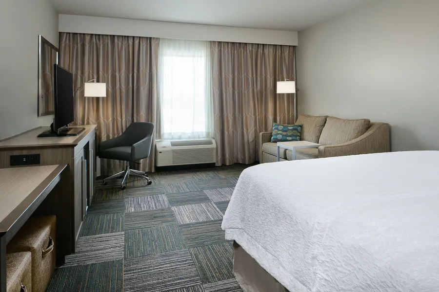 Hampton Inn & Suites Mason City hotel detail image 6