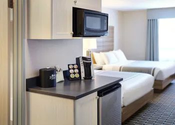 Pomeroy Inn And Suites Vermilion hotel thumbnail 4