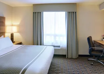 Pomeroy Inn And Suites Vermilion hotel thumbnail 8