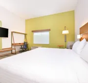 Holiday Inn Express & Suites Salem by IHG hotel detail image 4