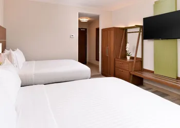 Holiday Inn Express & Suites Salem by IHG hotel thumbnail 7