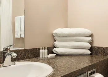 Canada Grey Motor Inn hotel thumbnail 4
