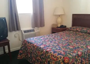 The Virginia Lodge hotel thumbnail 5