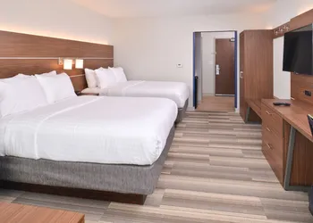 Holiday Inn Express & Suites Omaha Airport by IHG hotel thumbnail 7