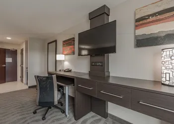 Holiday Inn Mishawaka by IHG hotel thumbnail 8