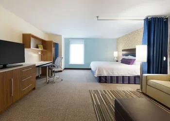 Home2 Suites by Hilton Milwaukee Airport hotel thumbnail 6