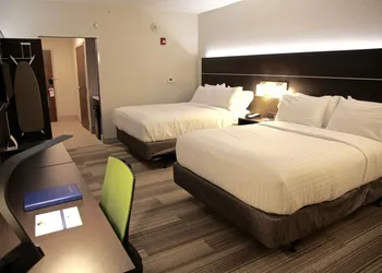 Holiday Inn Express & Suites Oswego by IHG hotel thumbnail 6