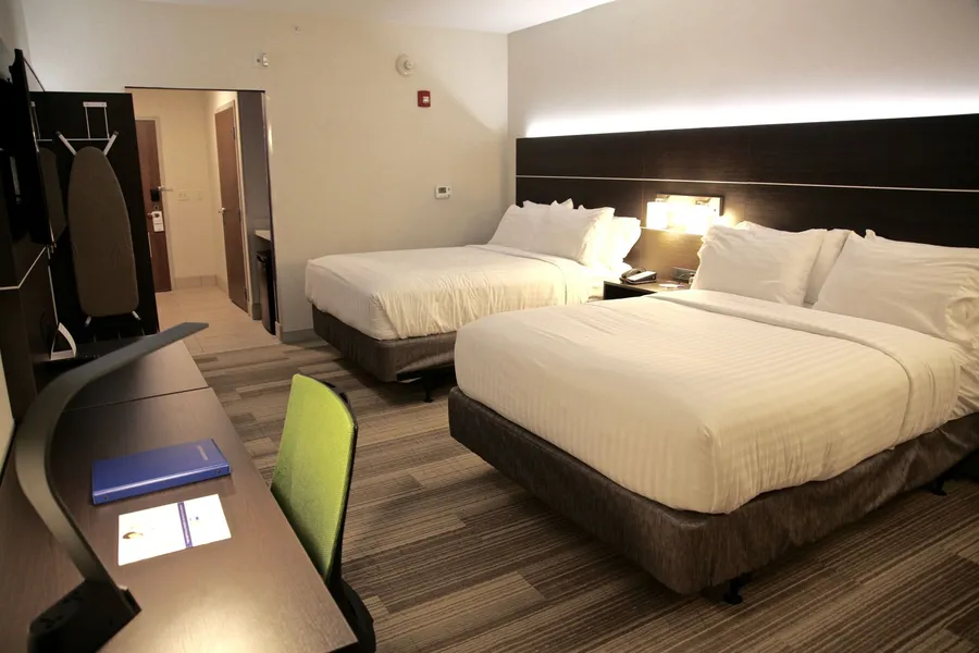 Holiday Inn Express & Suites Oswego by IHG hotel detail image 6