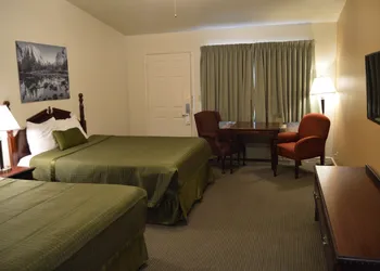 Red Bud Lodge hotel thumbnail 3