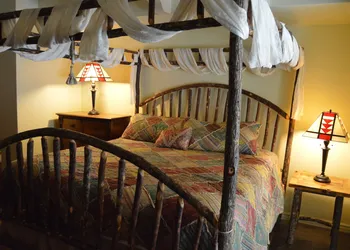 Red Bud Lodge hotel thumbnail 8