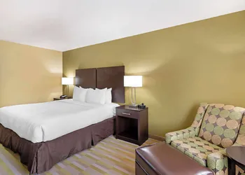 Best Western Plus Thornburg Inn & Suites hotel thumbnail 7