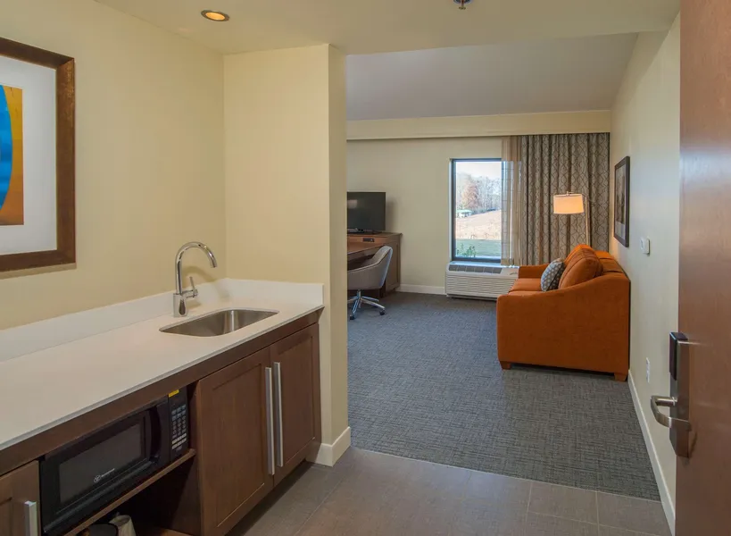 Hampton Inn & Suites Braselton hotel detail image 6
