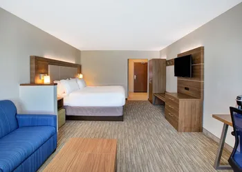Holiday Inn Express & Suites New Castle by IHG hotel thumbnail 8