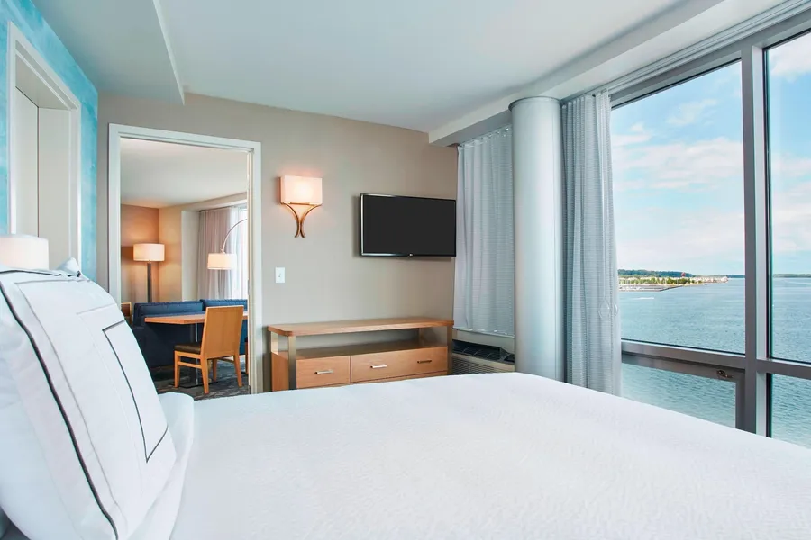 Courtyard by Marriott Erie Bayfront hotel detail image 6