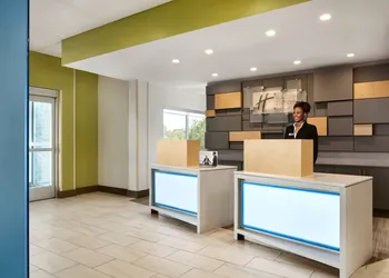 Holiday Inn Express & Suites Salisbury by IHG hotel thumbnail 3