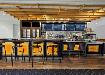 Courtyard by Marriott Oxford hotel thumbnail 2