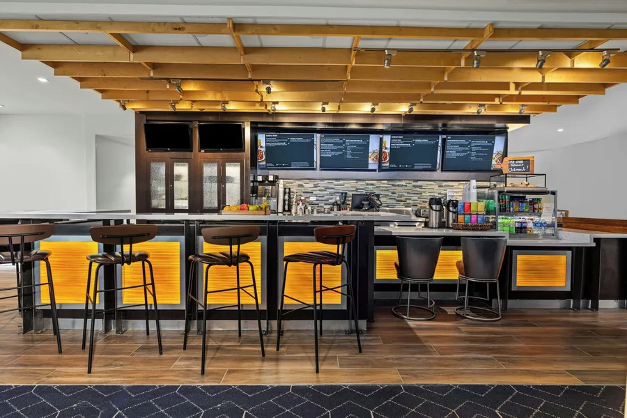 Courtyard by Marriott Oxford hotel detail image 2