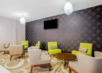 La Quinta Inn & Suites by Wyndham McAllen Convention Center hotel thumbnail 3