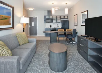 Candlewood Suites Grand Island by IHG hotel thumbnail 5