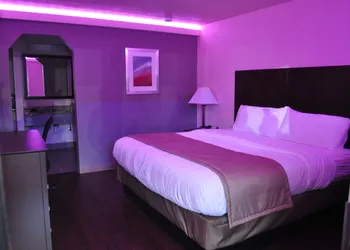 Trinity Suites Downtown Dallas hotel thumbnail 5