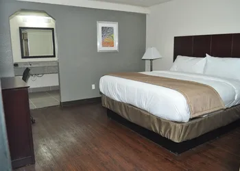 Trinity Suites Downtown Dallas hotel thumbnail 7
