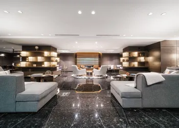 Paradox Vancouver hotel thumbnail 8