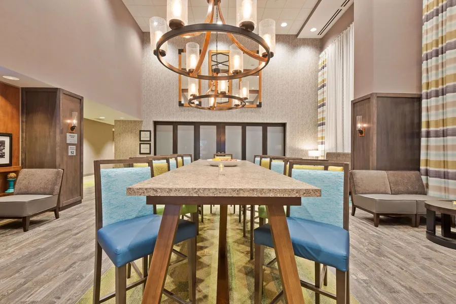 Hampton Inn & Suites North Huntingdon-Irwin hotel detail image 2