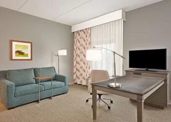 Hampton Inn & Suites North Huntingdon-Irwin hotel thumbnail 5