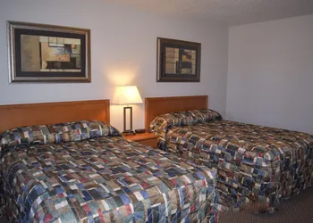 Guest House Inn & Suites hotel thumbnail 7