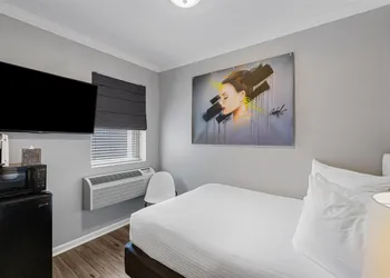 Hotel Chicago West Loop, SureStay Collection by Best Western hotel thumbnail 7