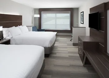 Holiday Inn Express & Suites Kingdom City by IHG hotel thumbnail 5