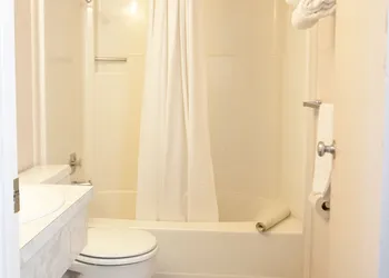 Benny's Colville Inn hotel thumbnail 8
