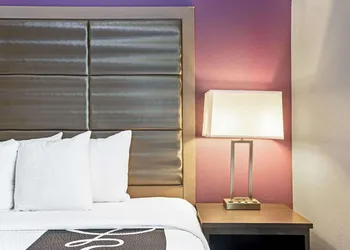 La Quinta Inn & Suites by Wyndham Kearney hotel thumbnail 4