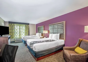 La Quinta Inn & Suites by Wyndham Kearney hotel thumbnail 5