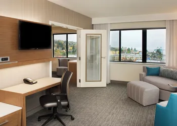 Courtyard by Marriott Seattle Everett Downtown hotel thumbnail 3