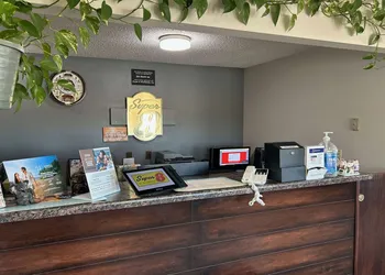 Super 8 by Wyndham Perry IA hotel thumbnail 4