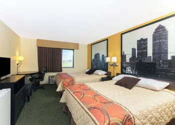 Super 8 by Wyndham Perry IA hotel thumbnail 8
