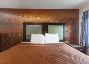 Travelodge by Wyndham South Hackensack hotel thumbnail 4