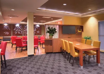 TownePlace Suites by Marriott Dickinson hotel thumbnail 2