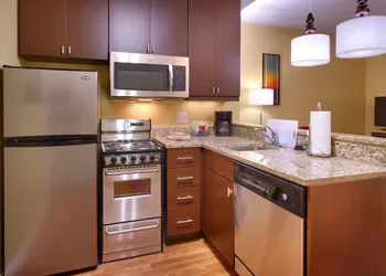 TownePlace Suites by Marriott Dickinson hotel thumbnail 5