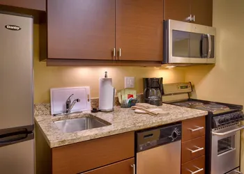TownePlace Suites by Marriott Dickinson hotel thumbnail 8