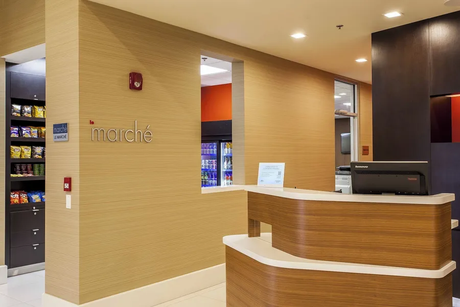 Courtyard by Marriott Montreal West Island/Baie D'Urfe hotel detail image 2