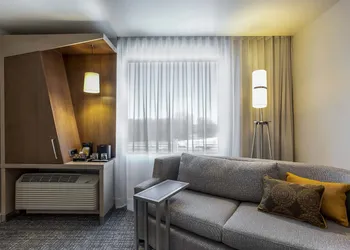 Courtyard by Marriott Montreal West Island/Baie D'Urfe hotel thumbnail 5