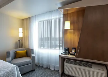 Courtyard by Marriott Montreal West Island/Baie D'Urfe hotel thumbnail 6