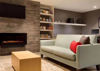 Country Inn & Suites by Radisson Asheville River Arts District hotel thumbnail 2