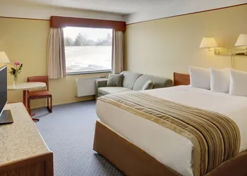 Kindersley Inn hotel thumbnail 3