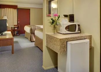 Kindersley Inn hotel thumbnail 7